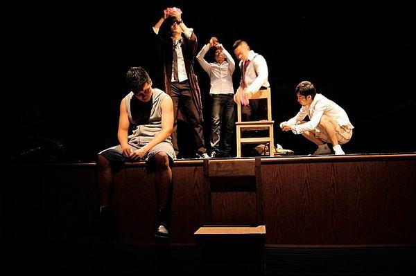 【上海站】孟京辉导演话剧《恋爱的犀牛》